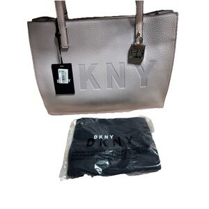 DNKY Commuter Medium Pebble Leather Logo Pink Tote Bag Charm‎ Signature Lock New